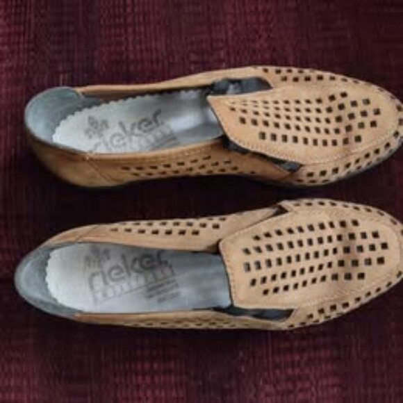 Rieker Anti-Stress Suede Loafers with laser cut out sz. 6 - Picture 2 of 4